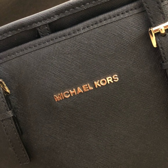 Large black Michael Kors leather tote purse - Picture 2 of 5